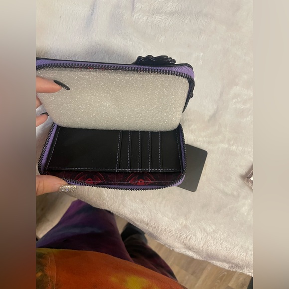 Loungefly Purple Snow White Wallet - Picture 4 of 6